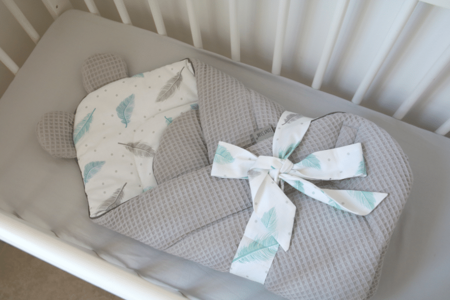 Omslagdoek Girafjes wafelstof camel (LAATSTE STUKS) | Omslagdoek | Studio Dinkie