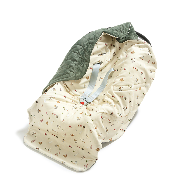 Baby's Paradijs | ORGANIC JERSEY COLLECTION KOCYK DO FOTELIKA SAMOCHODOWEGO FARMLAND KHAKI 1 ORGANIC JERSEY COLLECTION - CAR SEAT BLANKET - FARMLAND - KHAKI