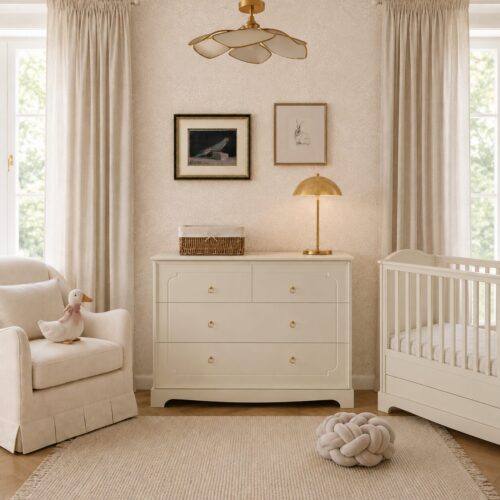 Babykamer Royal Latte XXL (doorgroeibed , commode 4 ladekast, kledingkast )
